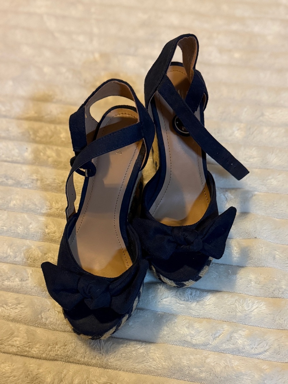 H&M Women’s Navy Bow Espadrille Wedge Sandals